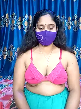 Snapshot of Hot_Maleka chatting on 03/05/25, 12:33 Hot Maleka online show from 03/05/25, 12:33