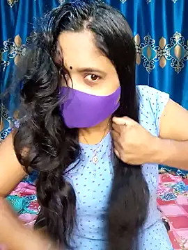 Snapshot of Hot_Maleka chatting on 03/08/25, 01:17 Hot Maleka online show from 03/08/25, 01:17