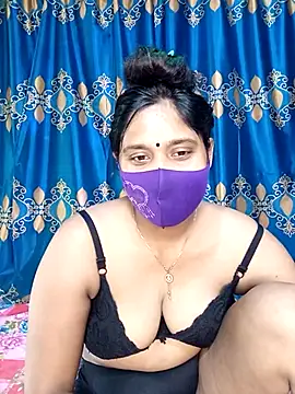 Snapshot of Hot_Maleka chatting on 03/13/25, 06:16 Hot Maleka online show from 03/13/25, 06:16