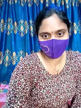 Snapshot of Hot_Maleka chatting on 03/09/25, 06:06 Hot Maleka online show from 03/09/25, 06:06