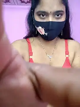 Snapshot of Hot_Maleka chatting on 10/06/25, 02:35 Hot Maleka online show from 10/06/25, 02:35