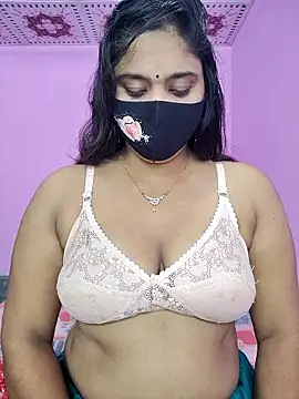 Snapshot of Hot_Maleka chatting on 10/10/25, 01:28 Hot Maleka online show from 10/10/25, 01:28