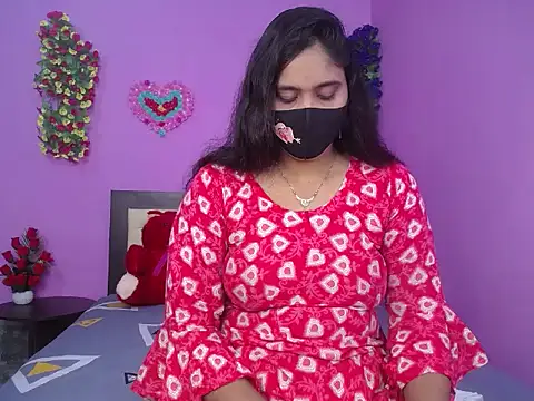 Hot Maleka online show from 10/31/25, 02:41