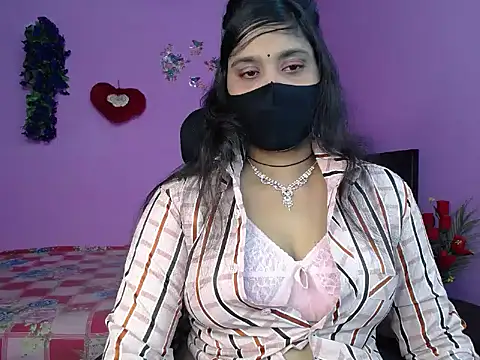 Hot Maleka online show from 05/25/26, 05:11