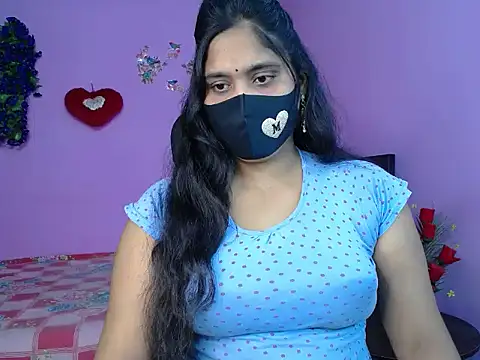 Hot Maleka online show from 04/28/26, 04:44