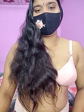 Snapshot of Hot_Maleka chatting on 10/08/25, 02:13 Hot Maleka online show from 10/08/25, 02:13