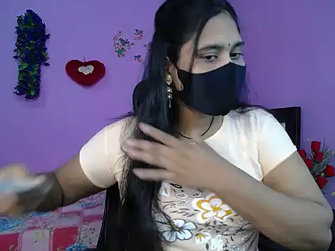 Hot Maleka online show from 04/19/26, 04:30
