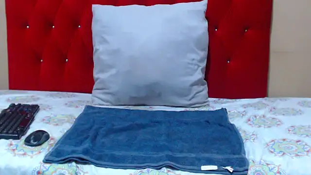 sexychocolatbox10 online show from 09/29/25, 07:41