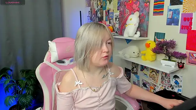 Sara Robinson online show from 04/17/26, 02:25