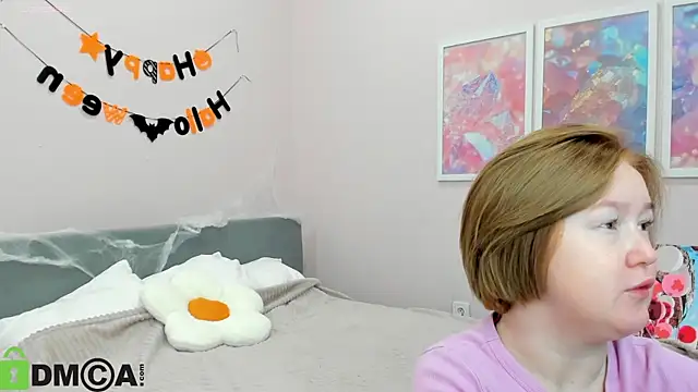 Sara Robinson online show from 11/03/25, 02:17