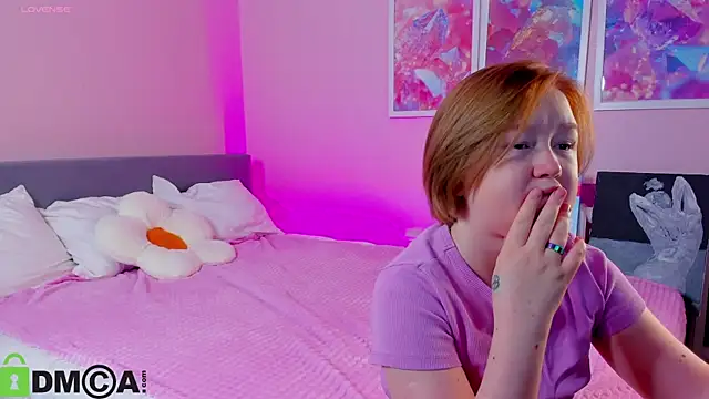 Sara Robinson online show from 11/12/25, 02:59