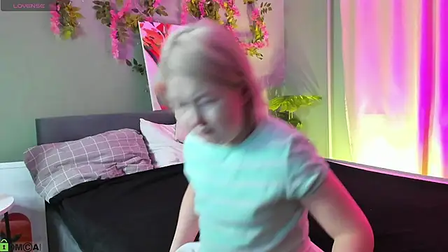 Sara Robinson online show from 03/17/26, 03:09