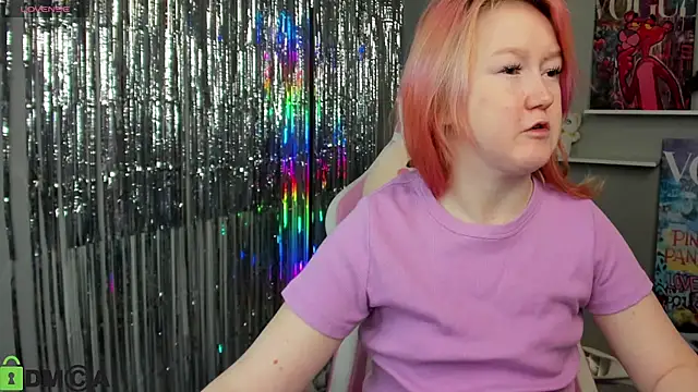 Snapshot of Sara_Robinson chatting on 02/11/25, 10:03 Sara Robinson online show from 02/11/25, 10:03