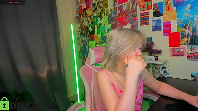 Sara Robinson online show from 04/22/26, 02:29