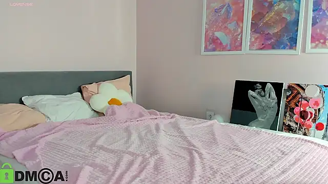 Sara Robinson online show from 11/27/25, 03:07