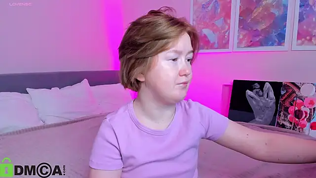 Sara Robinson online show from 10/26/25, 02:23