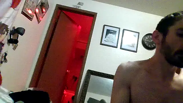 Snapshot of SlammyDjr chatting on 12/17/25, 09:36 SlammyDjr online show from 12/17/25, 09:36