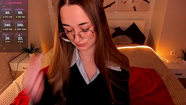 Tiffanyhunt online show from 11/10/25, 01:16