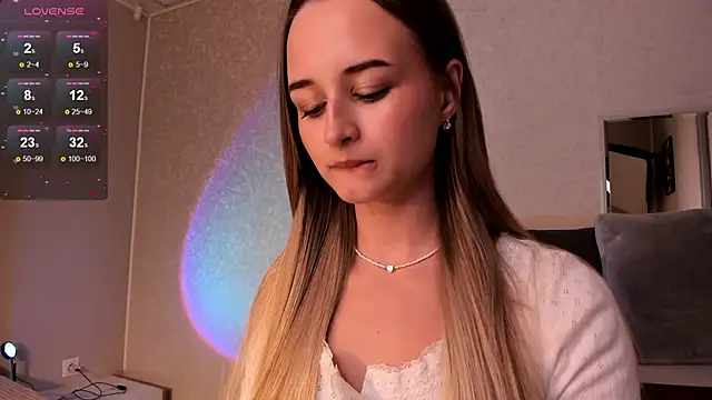 Tiffanyhunt online show from 10/23/25, 01:32