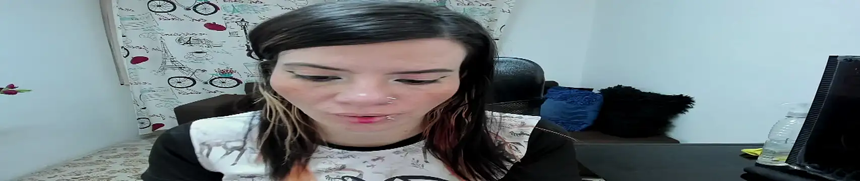 Snapshot of DanaaRey chatting on 11/06/25, 04:33 DanaaRey online show from 11/06/25, 04:33