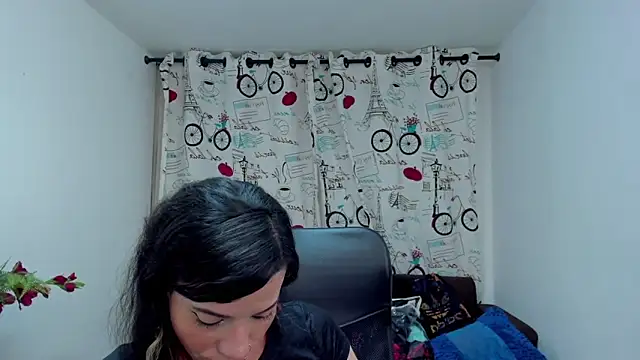 Snapshot of DanaaRey chatting on 11/07/25, 04:11 DanaaRey online show from 11/07/25, 04:11