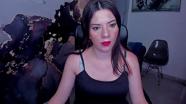 Snapshot of DanaaRey chatting on 12/16/25, 11:25 DanaaRey online show from 12/16/25, 11:25