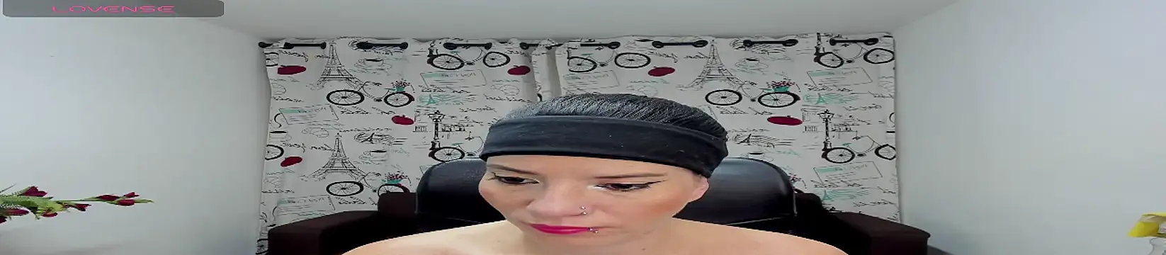 Snapshot of DanaaRey chatting on 10/31/25, 02:57 DanaaRey online show from 10/31/25, 02:57