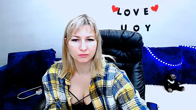 Incredible Ariela online show from 11/20/25, 08:15