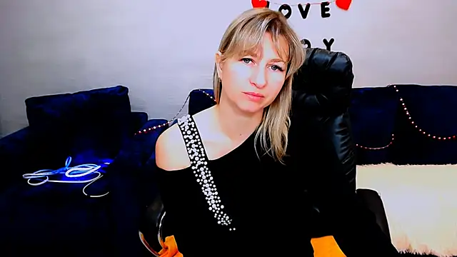 Snapshot of Incredible_Ariela chatting on 09/27/25, 09:26 Incredible Ariela online show from 09/27/25, 09:26
