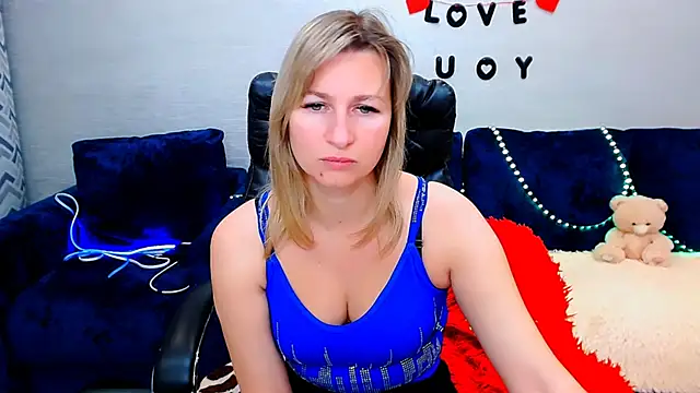 Snapshot of Incredible_Ariela chatting on 09/17/25, 09:44 Incredible Ariela online show from 09/17/25, 09:44