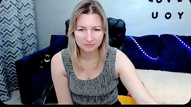 Snapshot of Incredible_Ariela chatting on 10/16/25, 08:33 Incredible Ariela online show from 10/16/25, 08:33