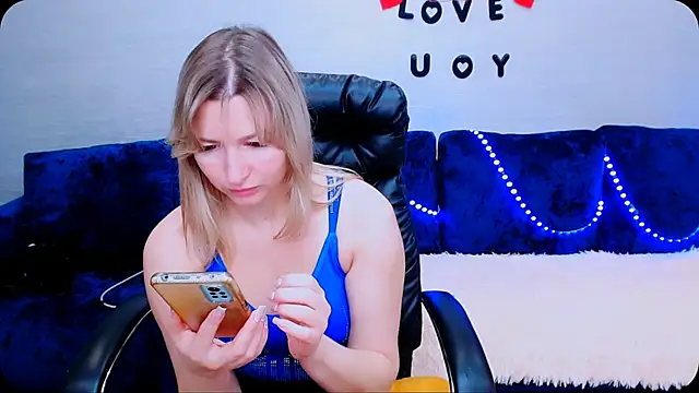 Snapshot of Incredible_Ariela chatting on 10/09/25, 11:11 Incredible Ariela online show from 10/09/25, 11:11