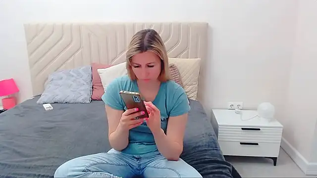 Snapshot of Incredible_Ariela chatting on 05/22/26, 10:46 Incredible Ariela online show from 05/22/26, 10:46