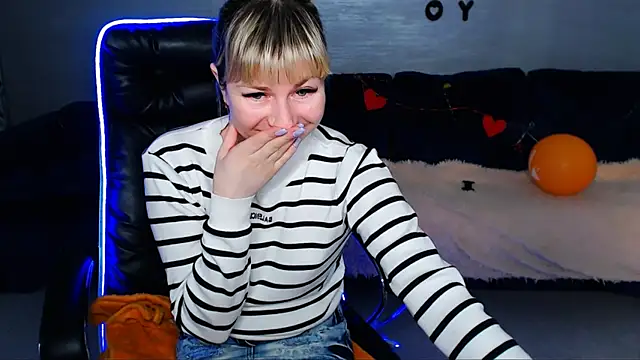 Snapshot of Incredible_Ariela chatting on 03/07/25, 01:29 Incredible Ariela online show from 03/07/25, 01:29