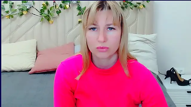 Snapshot of Incredible_Ariela chatting on 04/18/26, 08:49 Incredible Ariela online show from 04/18/26, 08:49