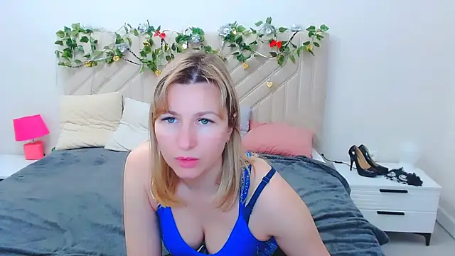 Snapshot of Incredible_Ariela chatting on 04/22/26, 10:22 Incredible Ariela online show from 04/22/26, 10:22