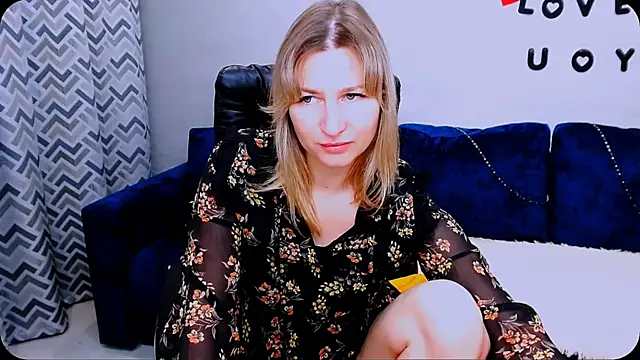 Snapshot of Incredible_Ariela chatting on 10/12/25, 10:16 Incredible Ariela online show from 10/12/25, 10:16