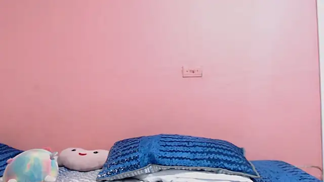 Vicky Love  online show from 01/12/26, 11:17