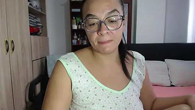 Snapshot of miia-big1boobs_ chatting on 03/17/25, 02:12 miia-big1boobs online show from 03/17/25, 02:12