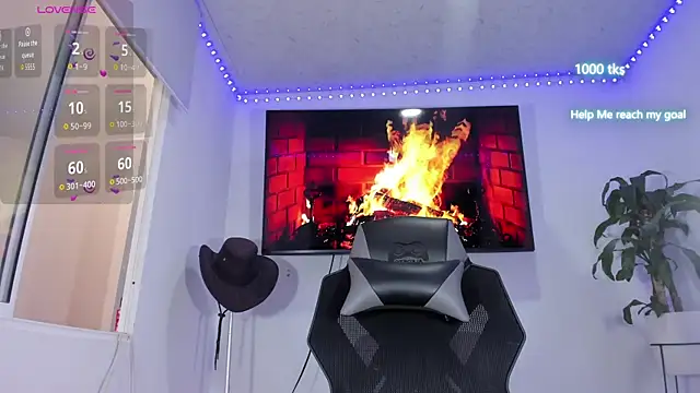 Snapshot of emily_palmeer chatting on 10/24/25, 11:53 emily palmeer online show from 10/24/25, 11:53