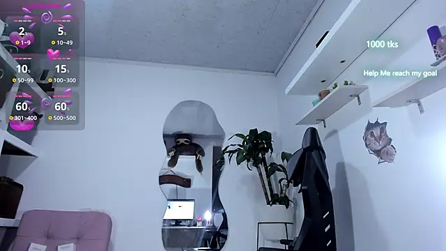 Snapshot of emily_palmeer chatting on 09/24/25, 10:55 emily palmeer online show from 09/24/25, 10:55