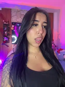 Tamara Roberts1 online show from 12/23/25, 01:27