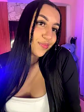 Tamara Roberts1 online show from 11/18/25, 02:38