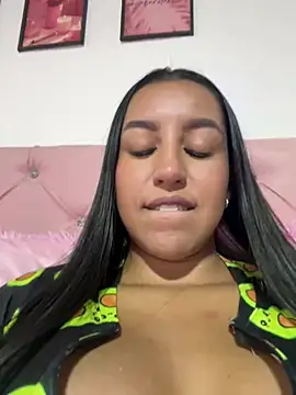 Snapshot of Tamara_Roberts1 chatting on 01/26/25, 05:23 Tamara Roberts1 online show from 01/26/25, 05:23