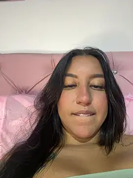 Snapshot of Tamara_Roberts1 chatting on 02/02/25, 03:54 Tamara Roberts1 online show from 02/02/25, 03:54