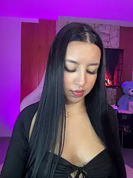 Snapshot of Tamara_Roberts1 chatting on 02/22/25, 03:23 Tamara Roberts1 online show from 02/22/25, 03:23