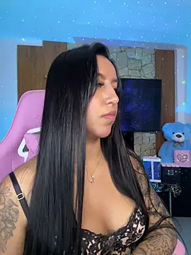 Snapshot of Tamara_Roberts1 chatting on 03/11/25, 06:08 Tamara Roberts1 online show from 03/11/25, 06:08