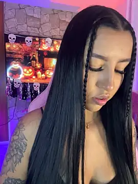 Snapshot of Tamara_Roberts1 chatting on 10/08/25, 12:23 Tamara Roberts1 online show from 10/08/25, 12:23