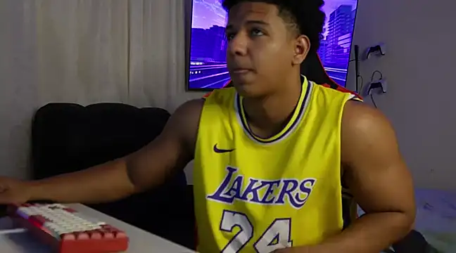 Snapshot of May_Dylan1 chatting on 12/11/24, 01:15 May Dylan1 online show from 12/11/24, 01:15