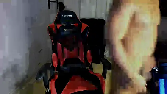 Snapshot of May_Dylan1 chatting on 10/05/25, 06:31 May Dylan1 online show from 10/05/25, 06:31